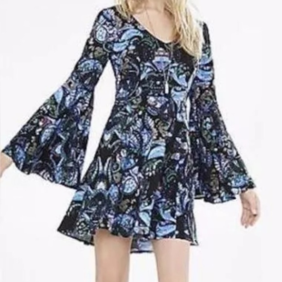 Express NWT paisley bell sleeve dress, size 10 - Picture 1 of 8